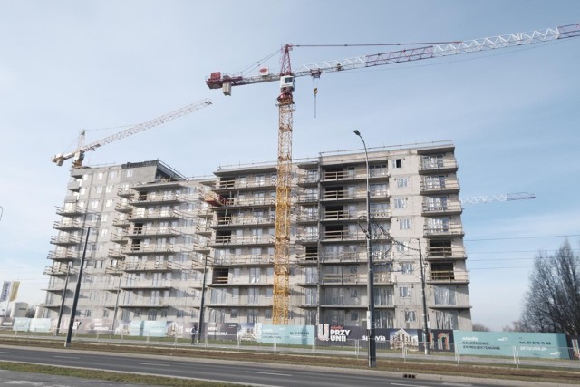 Jarosław Kaczyński uważa, że w Polsce powinno się budować 450-500 tysięcy mieszkań rocznie. Przyznał również, że program Mieszkanie Plus nie udał się.