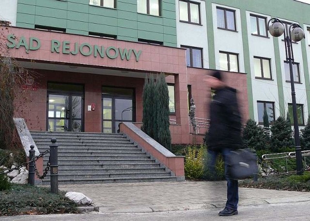 We wtorek, 7 marca, w Sądzie Rejonowym w Staszowie odbędzie się pierwsza rozprawa przeciwko gminie Staszów.