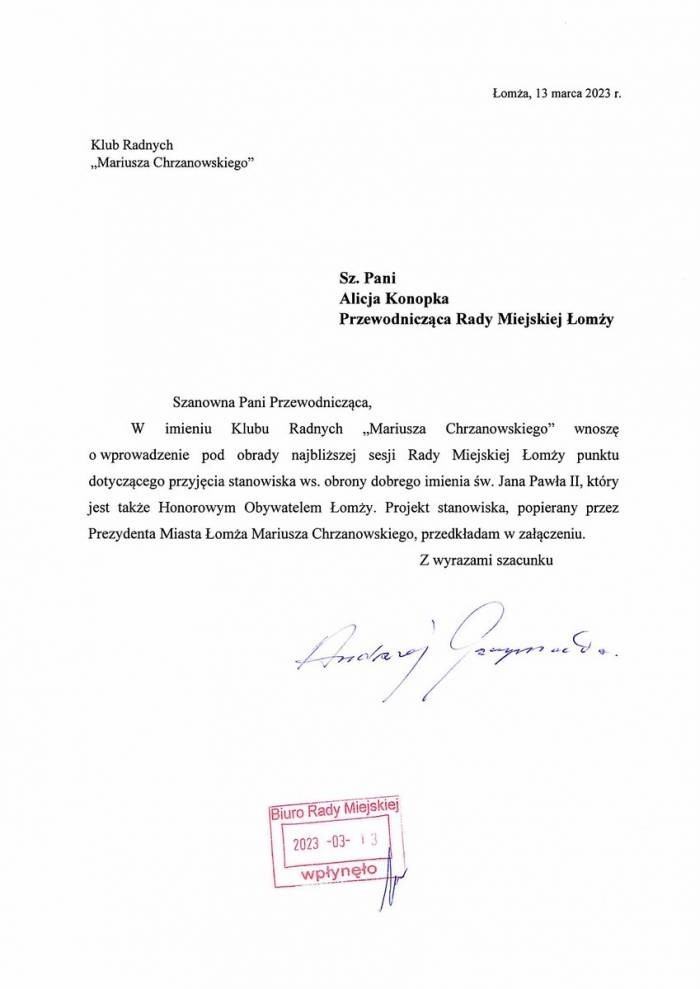 Łomża. Do Rady Miejskiej wpłynął projekt stanowiska w sprawie obrony dobrego imienia św. Jana Pawła II