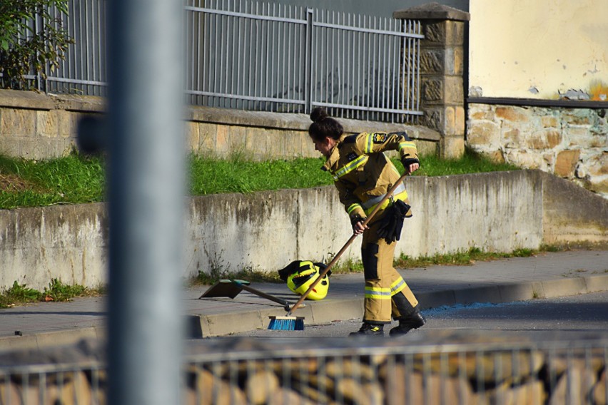 Potrójna kolizja w centrum Moszczenicy