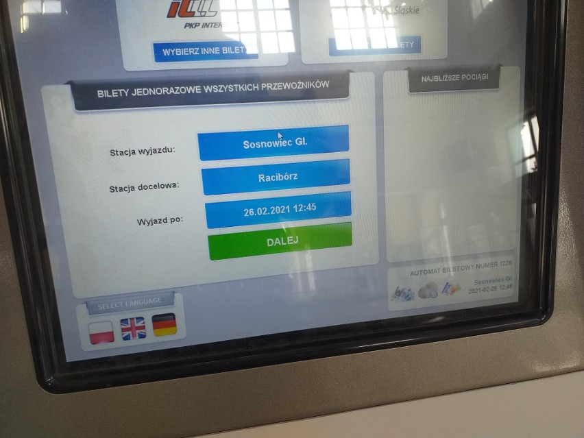 Nowe biletomaty Kolei Śląskich już w użyciu. Chcieliśmy kupić bilet na dworcu w Sosnowcu...