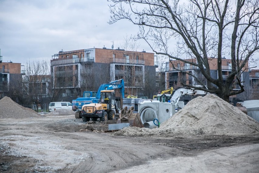 Kraków. Zobacz jak powstaje parking park&ride w Małym Płaszowie. Obiekt ma być gotowy w przyszłym roku [ZDJĘCIA]