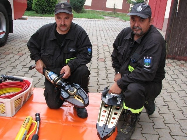 - O takich nożycach marzyliśmy od dawna - mówili Lech Molczyk (z lewej) i Dariusz Kuternowski.