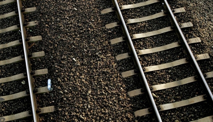 Dwa wypadki jednego dnia na stacjach kolejowych w Bielsku-Białej. Jeden mężczyzna śmiertelnie potrącony. Drugi w szpitalu