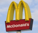 McDonald's zwiększa zatrudnienie. Wakacyjna oferta pracy dla młodzieży