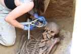 Archeolodzy odnaleźli zaginioną kwaterę włoskich żołnierzy z II wojny światowej. Wyjątkowe odkrycie w Łambinowicach