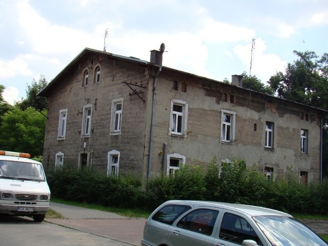 Kamienica na zabytkowym osiedlu TAZ w Zawierciu przy ul. Niedziałkowskiego.