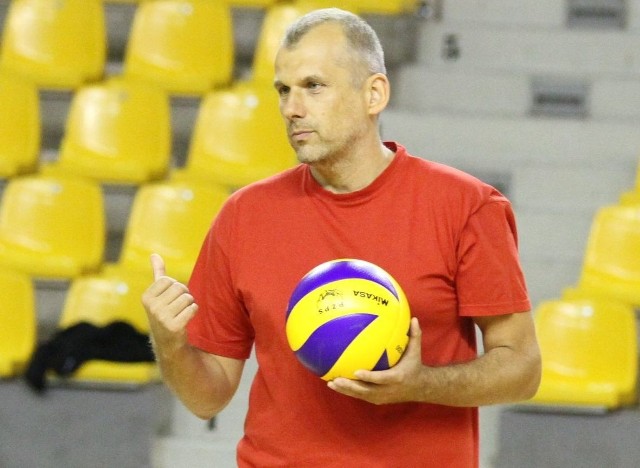 Trener Dariusz Daszkiewicz zaprasza na szkolenie z zakresu piłki siatkowej.