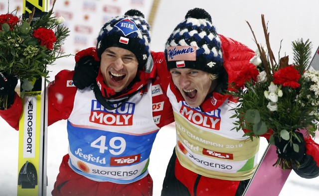 Dawid Kubacki i Kamil Stoch w 2019 roku sięgnęli po złoty i srebrny medal mistrzostw świata, choć po pierwszej serii na taki obrót zdarzeń nikt nie postawiłby nawet złotówki.