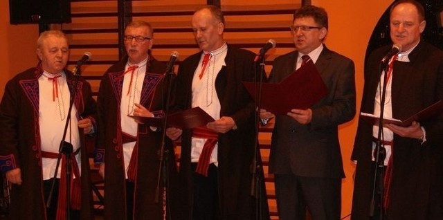 Z zespołem Sumatry gościnnie wystąpił Burmistrz Daleszyc, Wojciech Furmanek.