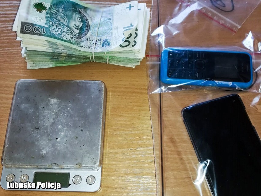 Gorzowscy policjanci zabezpieczyli ponad 2 kg marihuany,...