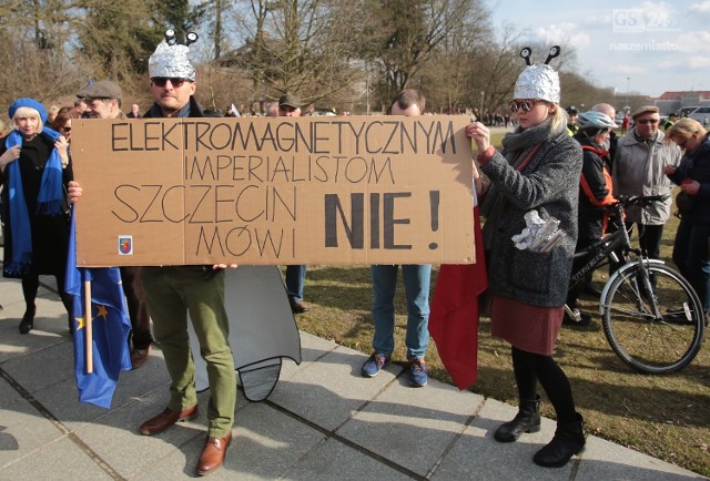 Manifestacja KOD w Szczecinie.
