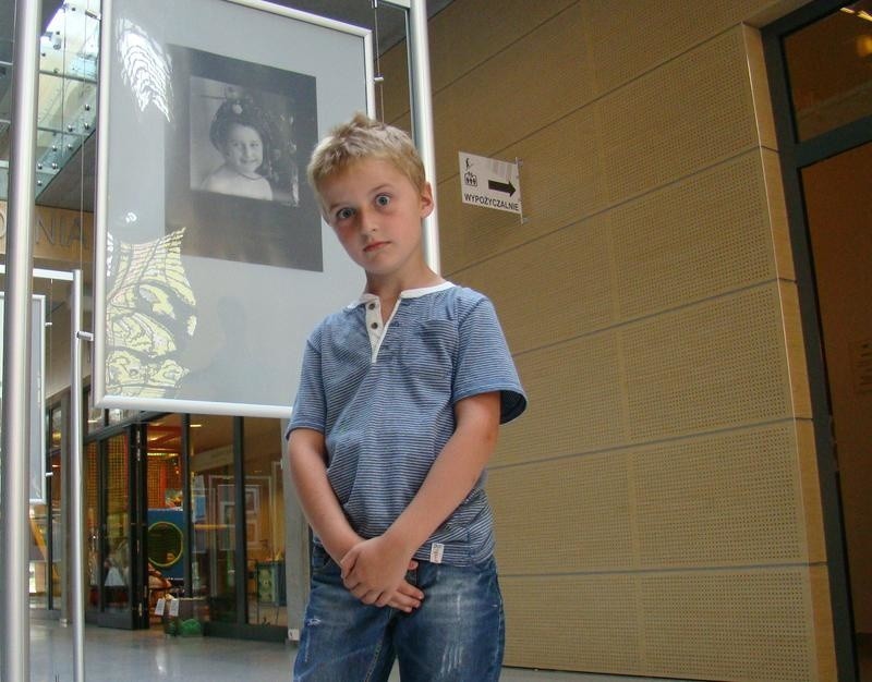 Oświęcim. Wystawa fotograficzna "Dziecko Wizerunki" w Galerii Książki, czyli mali bohaterowie zatrzymani w kadrze [ZDJĘCIA]