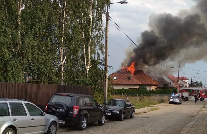 Piorun uderzył w dom na Starosielcach w Białymstoku