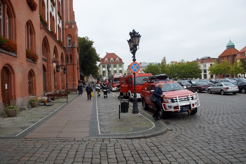 Dzisiaj kilka minut po 15., w słupskim ratuszu na drugim...