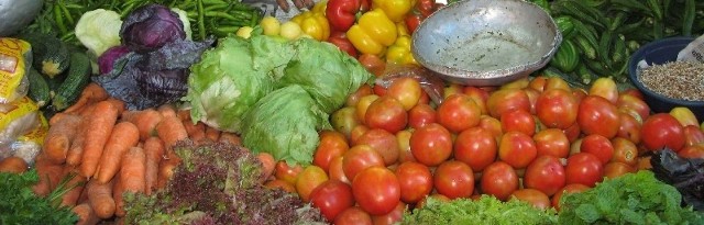 Warzywa i owoce oferowane w marketach, sklepach i na targowiskach są często kiepskiej jakości, źle zapakowane i nieprawidłowo lub w ogóle nie oznakowane
