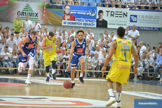 Wideo: Konferencja prasowa po meczu numer 2. Anwil Włocławek - BM Slam Stal Ostrów Wielkopolski 77:83. Igor Milicić i Jarosław ZyskowskiEmil Rajković i Adam Łapeta 