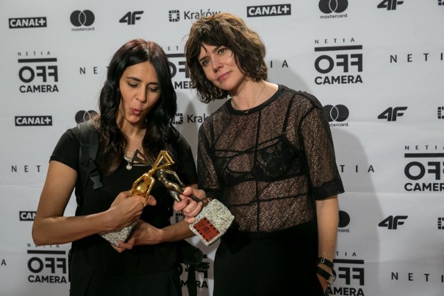 To kobiety w ostatnich latach zdobywają większość przyznawanych polskim filmom nagród. Na zdjęciu Jagoda Szelc i Małgorzata Szumowska ze statuetkami festiwalu Off Camera