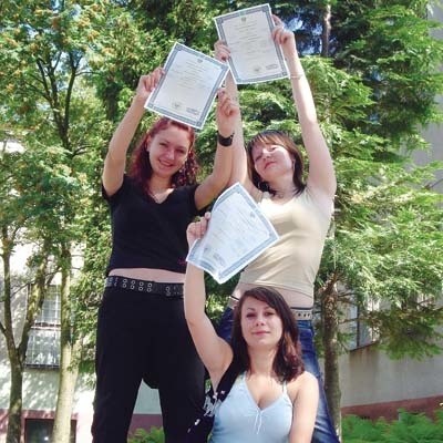 - Zdałyśmy maturę! I to bez pomocy Giertycha - śmieją się Bogna, Agnieszka i Krystyna, tegoroczne maturzystki z Bielska.