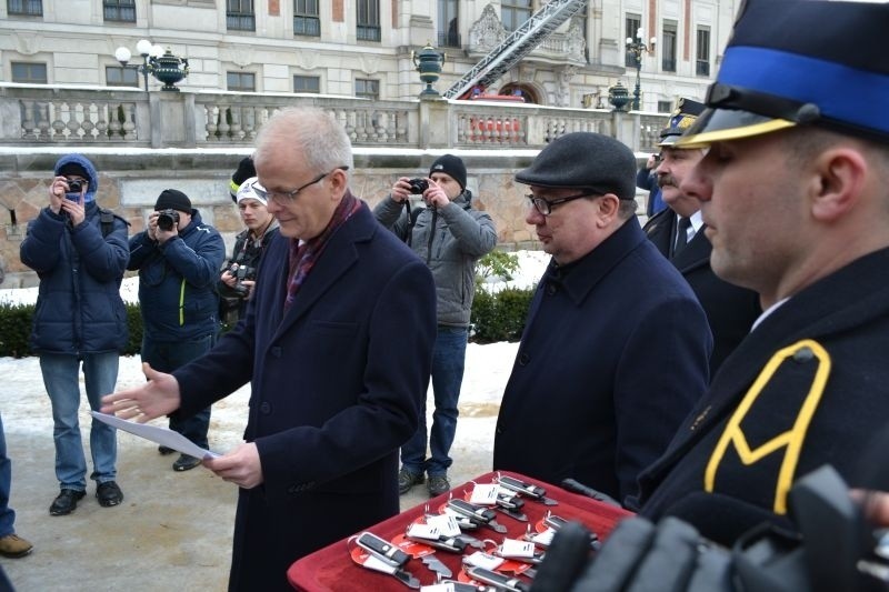 Nowe samochody strażackie otrzymały m.in. jednostki z...