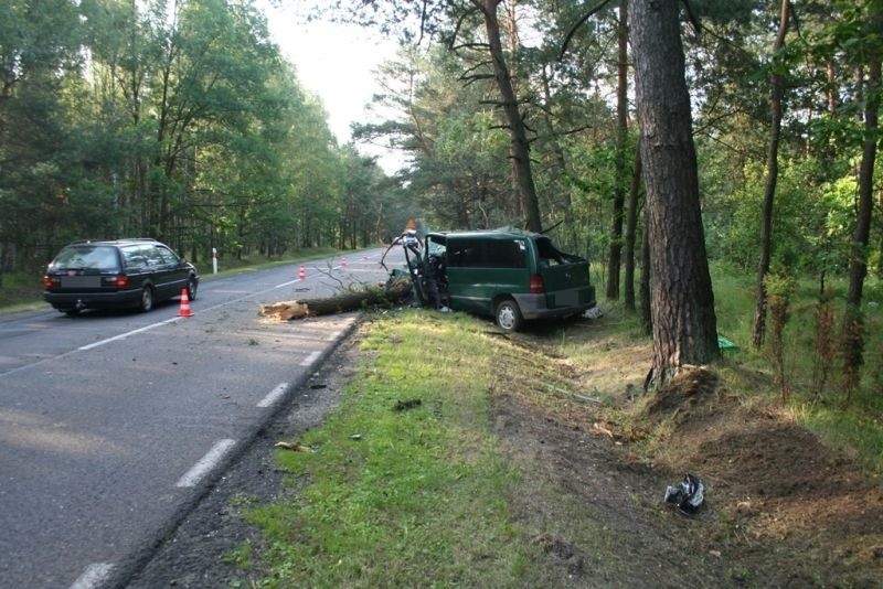 Według wstępnych ustaleń kierujący pojazdem typu bus...