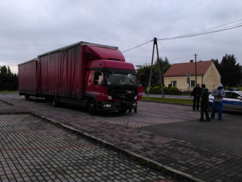 Łętowice. Groźny wypadek, zderzenie busa z ciężarówką 6 osób rannych [ZDJĘCIA, WIDEO]