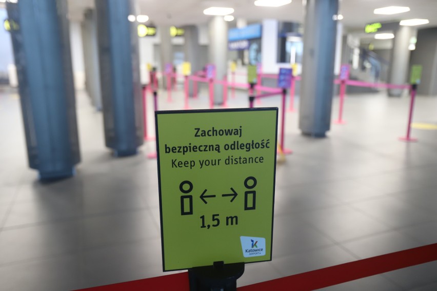Lotnisko w Pyrzowicach otwarte. Pierwsi pasażerowie...