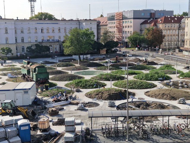 Tak wygląda postęp prac przy przebudowie placu dworcowego w Opolu.