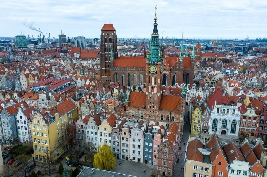 1. Gdańsk
Powierzchnia Gdańska wynosi 683,04 km².