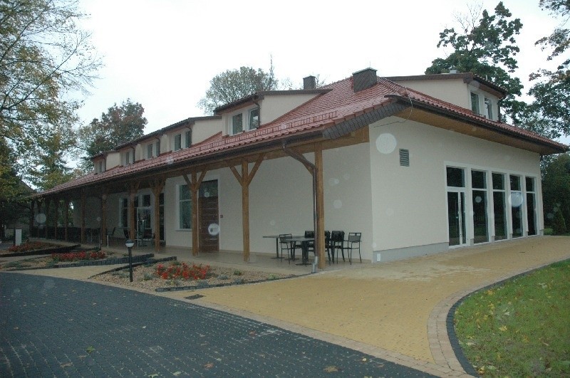 Odrestaurowany palac w Pawlowicach. Budynek restauracji