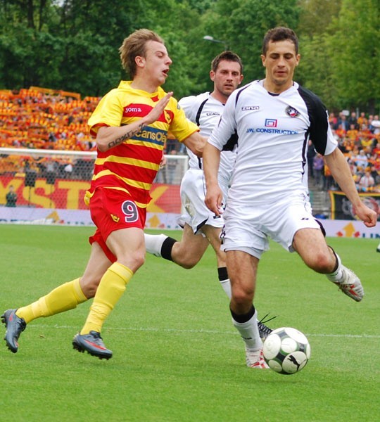 Kamil Grosicki (z lewej) nie narzeka na brak transferowych ofert