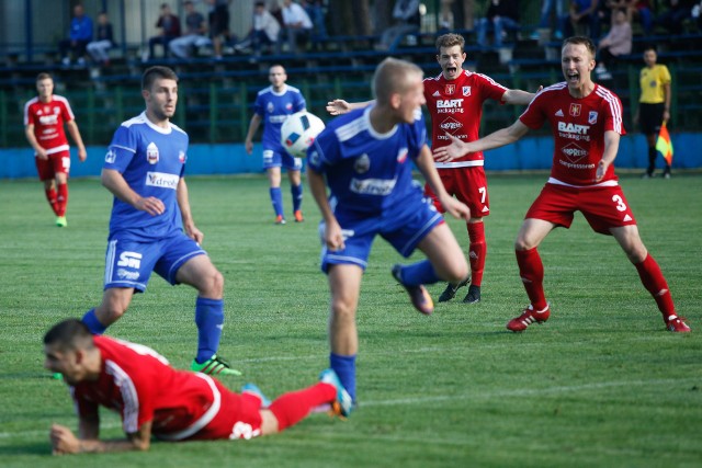 W meczu 3. kolejki III ligi Unia Solec Kujawski uległa Wdzie Świecie 3:5.