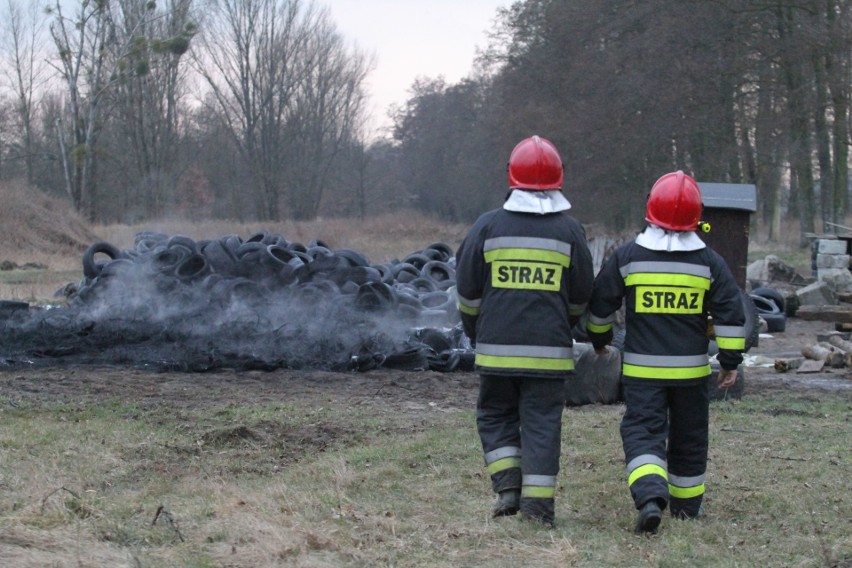 Pożar składowiska opon na Zakrzowie (ZDJĘCIA)