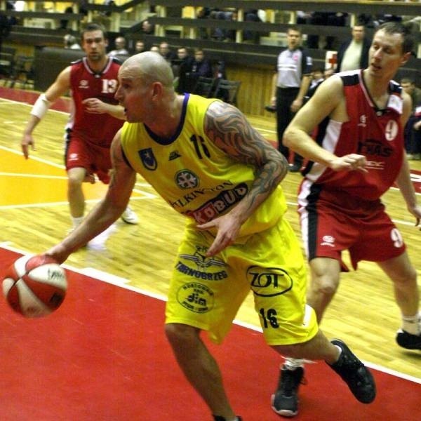 Daniel Wall jest za dalszą grą w drużynie koszykarzy tarnobrzeskiej Siarki.