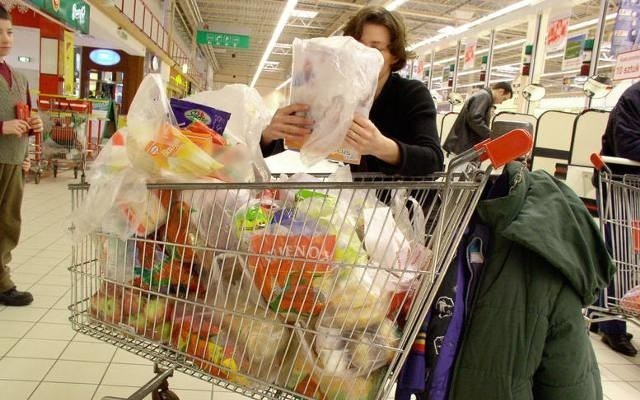 W weekend od 1 do 3 grudnia  ponad 600 wolontariuszy uczestniczyło w Słupsku w świątecznej zbiórce żywności, którą przeprowadził Bank Żywności.