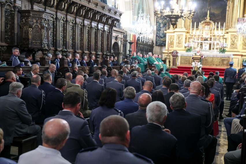 Państwowa Policja działa już od 100 lat! W niedzielę na wzgórzu wawelskim obchodziliśmy jej święto [ZDJĘCIA]