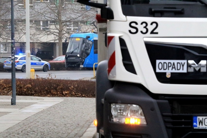 Wypadek w centrum Wrocławia. Zderzenie tramwaju ze...
