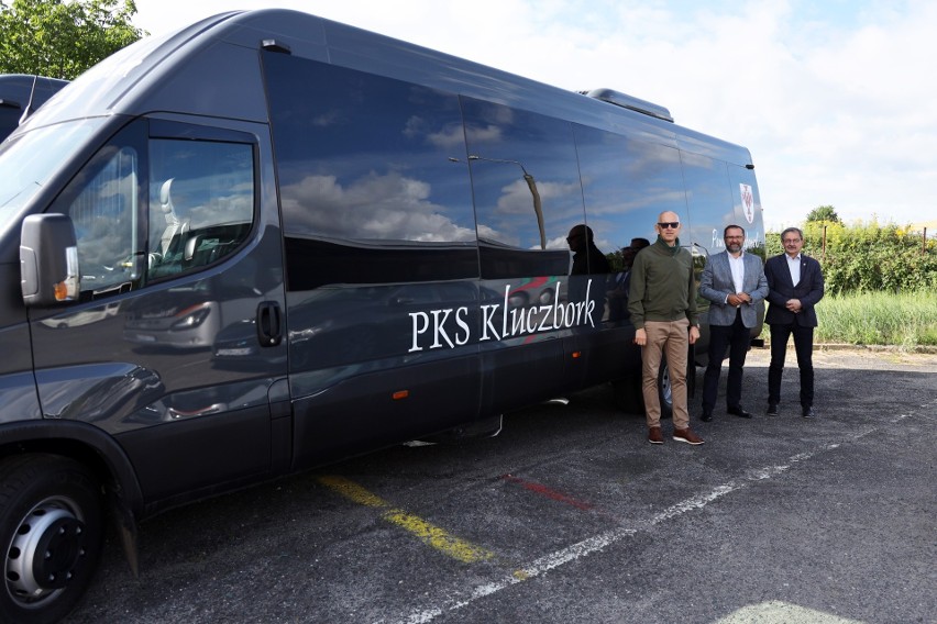 PKS Kluczbork ma cztery nowe, niskoemisyjne busy do przewozu...