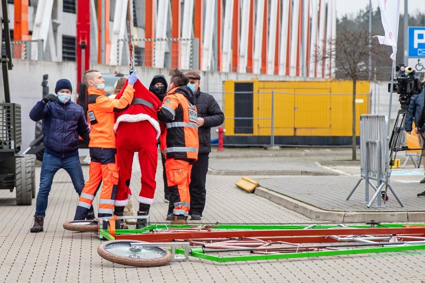 Wypadek Adama Zdanowicza wyglądał groźnie, ale na strachu...