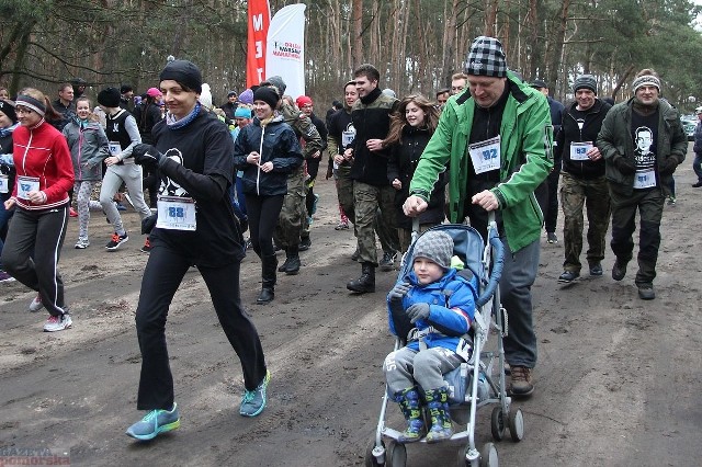 Pół tysiąca osób stanęło na starcie dwóch biegów "Tropem Wilczym" zorganizowanym we Włocławku przez Klub "Maratończyk". W Polsce zorganizowano go po raz piąty, ale we Włocławku po raz pierwszy. Bieg Pamięci Żołnierzy Wyklętych "Tropem Wilczym" odbył się na terenach leśnych przy Szkole Podstawowej nr 23.