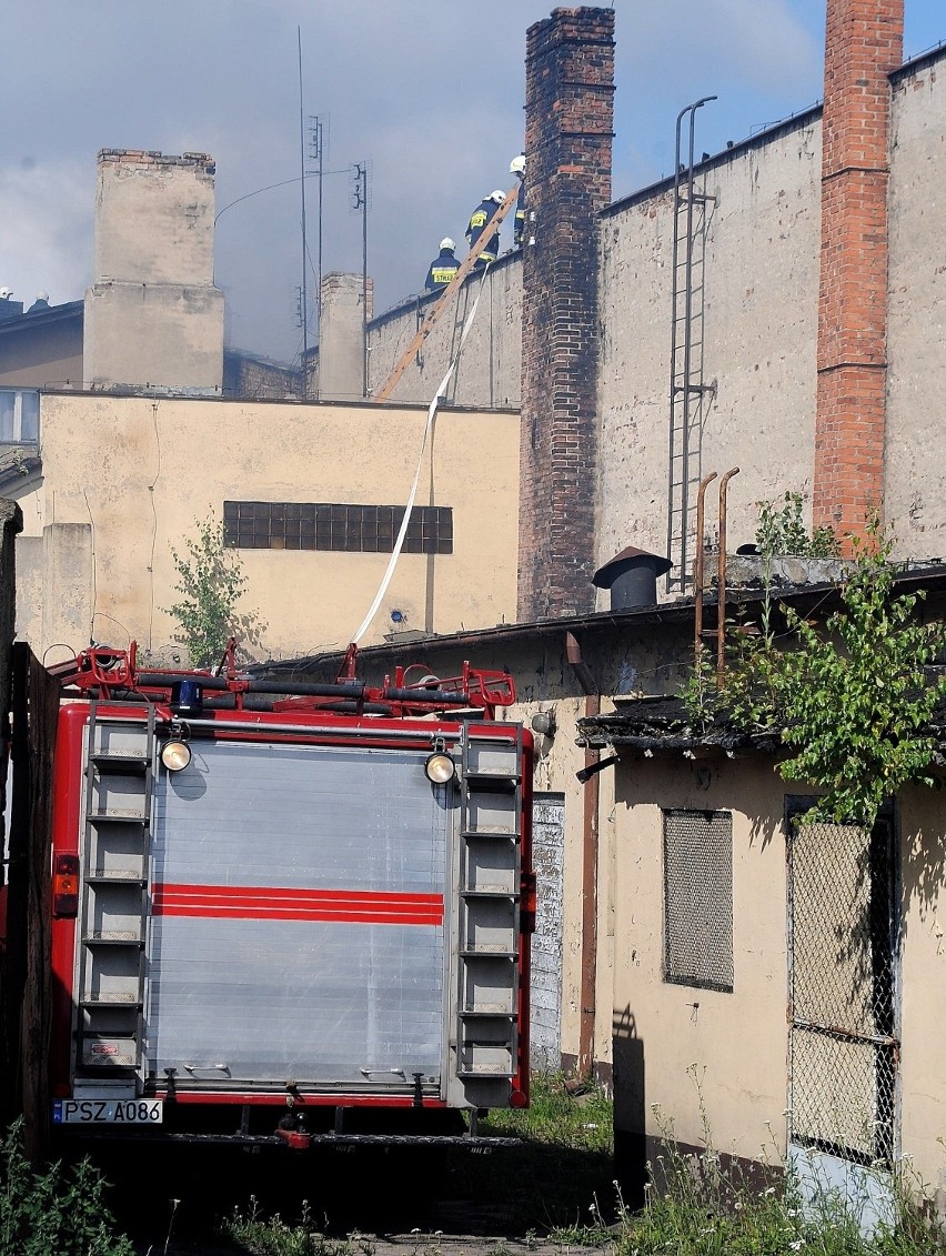 Pożar w Szamotułach: Płonęła opuszczona fabryka mebli