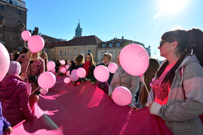 Marsz Różowej Wstążki przeszedł przez Lublin. Zachęcali do regularnych badań