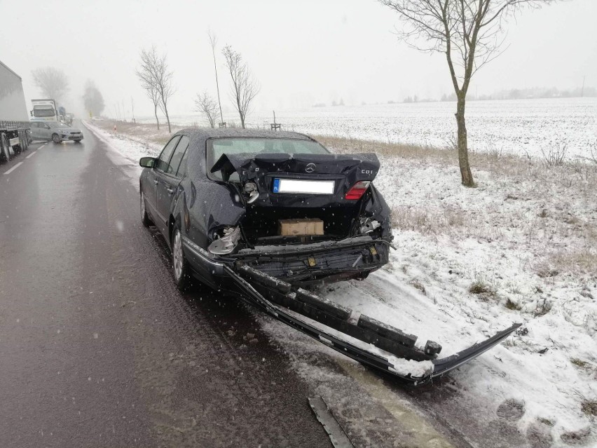 Bobry. Wypadek na DK 65. Zderzenie dwóch aut osobowych [ZDJĘCIA]