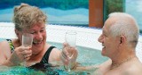 Intymne chwile seniorów w jacuzzi! Nowa para w "Sanatorium miłości"?