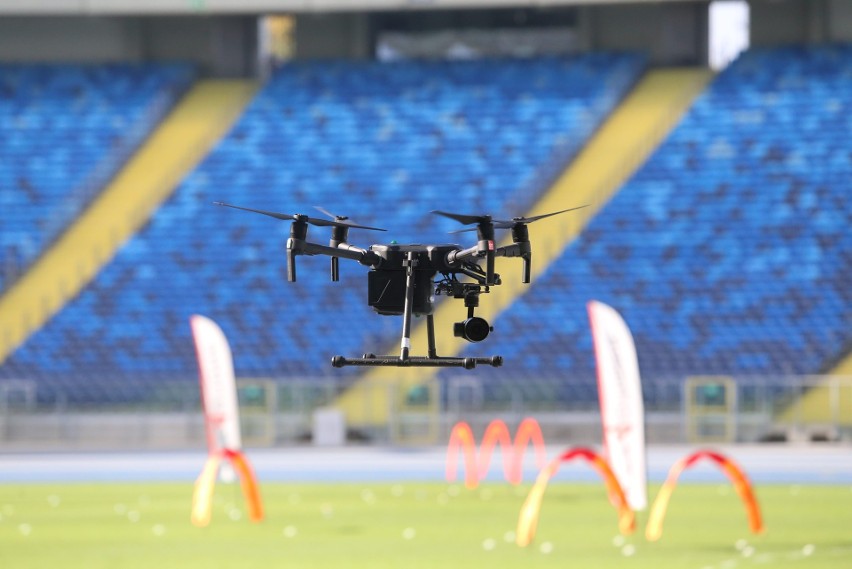 Drony ścigały się na Stadionie Śląskim. Bezzałogowce to nie science fiction. Już za klika lat będą nimi podróżować ludzie