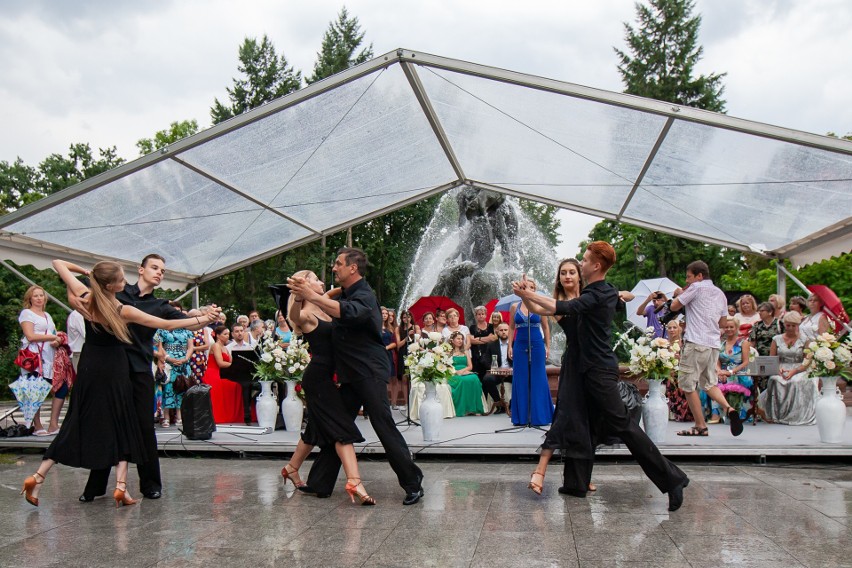 Tancerze ze Studia Bailamos przygotują choreografię do...