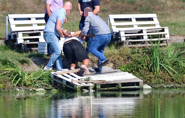 Zatrzymanie nożownika z Wrocławia, który zaatakował kobietę przy ul. Jedności Narodowej. Policja zaskoczyła go na plaży