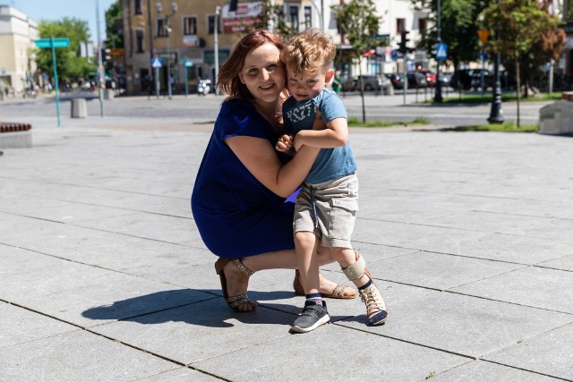Karolina Roszkowska, mama Bartka, uważa, że jedna z wychowawczyń źle traktuje jej niepełnosprawnego synka