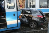 Wypadek z udziałem tramwaju przy ulicy Bardzkiej [ZDJĘCIA]