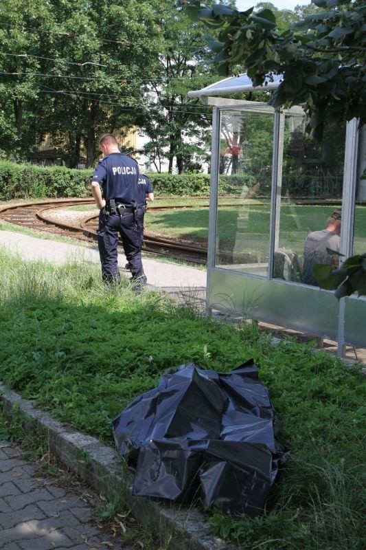 Wrocław: Starsza kobieta zmarła na pętli tramwajowej (ZDJĘCIA)